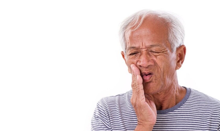 Địa chỉ nha khoa trồng răng cho người già