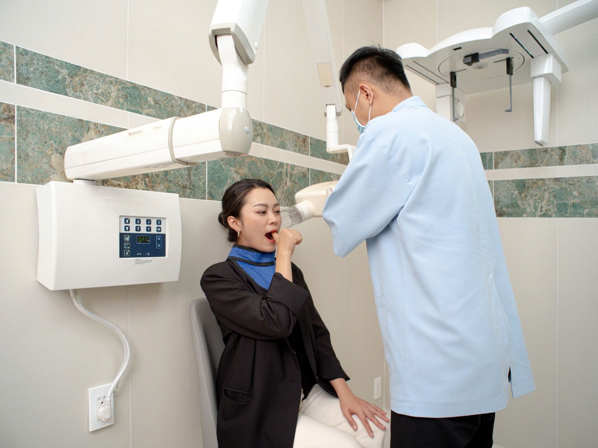 nha khoa niềng răng trong suốt Invisalign uy tín