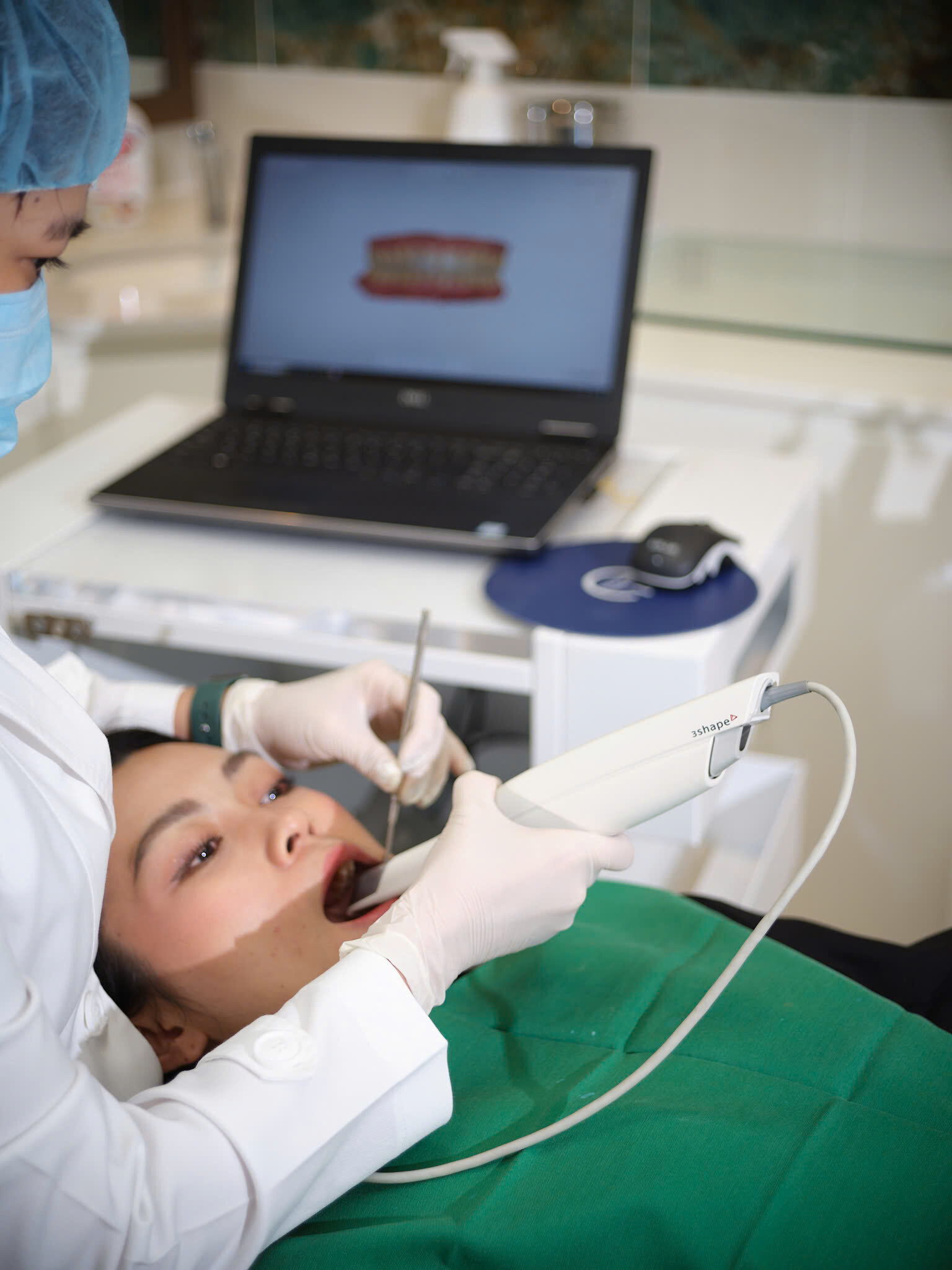 nha khoa niềng răng trong suốt Invisalign uy tín