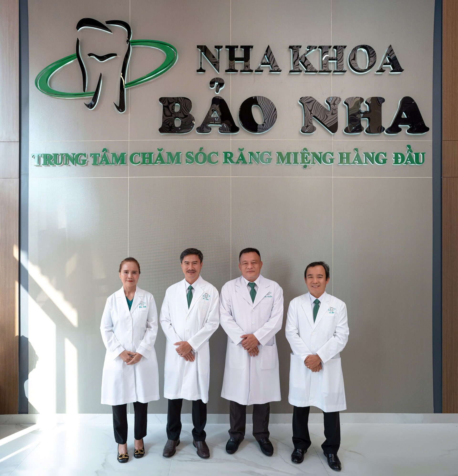 Địa chỉ nha khoa trồng răng cho người già